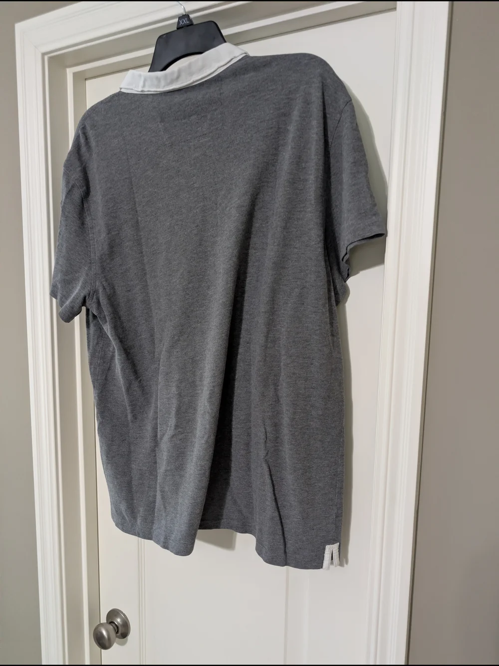 John Varvatos Gray Polo with White Contrast Collar - Picture 3 of 4